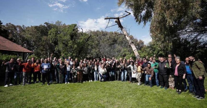 Maacuteximo Kirchner se reunioacute con dirigentes del PJ bonaerense y consiguioacute apoyo para CFK