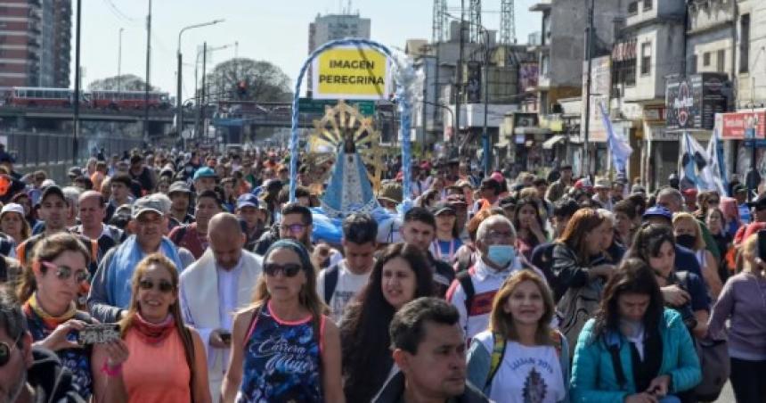 Con el llamado a la unidad una multitud peregrina hacia Lujaacuten