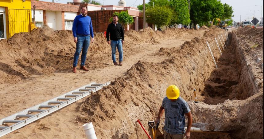 Di Napoli recorrioacute obras de saneamiento que se ejecutan en la ciudad