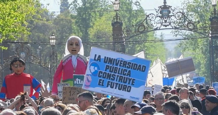 El mundo cuadrangular de los cabezas de termo