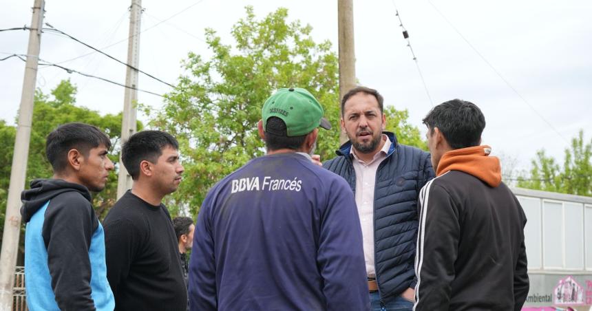 Di Naacutepoli en Zona Norte- En 10 diacuteas asfaltaremos las 8 cuadras de Santa Cruz para mejorar la integracioacuten con la ciudad