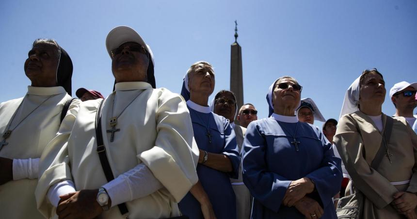 El papa Francisco quiere que las mujeres lleguen al sacerdocio y tengan maacutes poder- Las cosas estaacuten cambiando