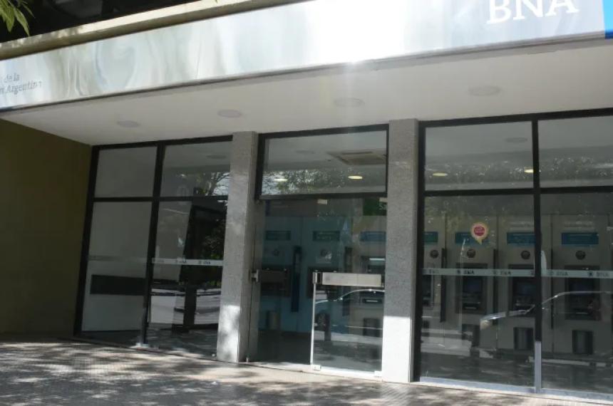 Confirman que las sucursales del Banco Nacioacuten no cerraraacuten sus puertas