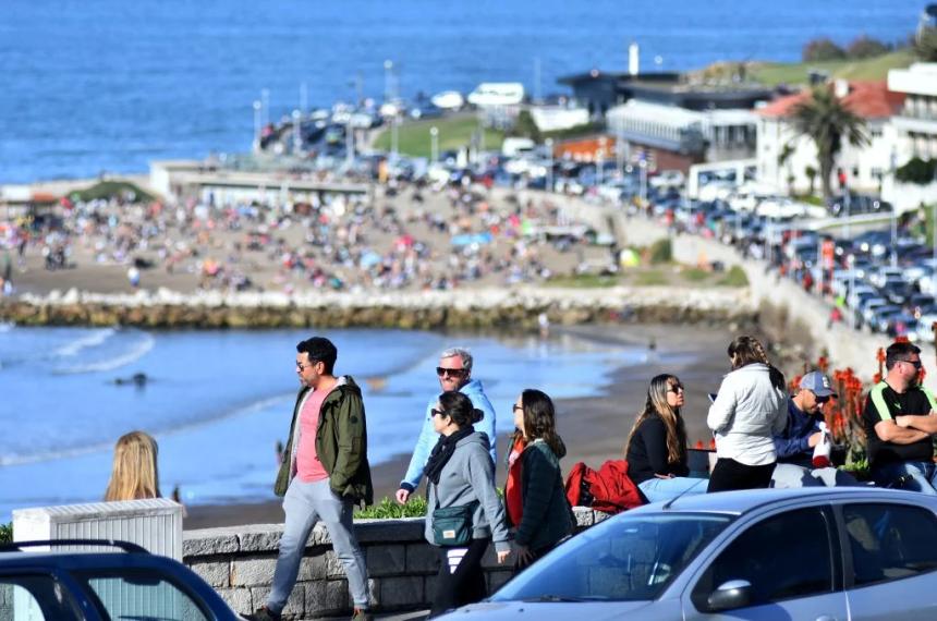 Por el feriado viajaron 14 millones de turistas 7-en-porciento- menos que el antildeo pasado