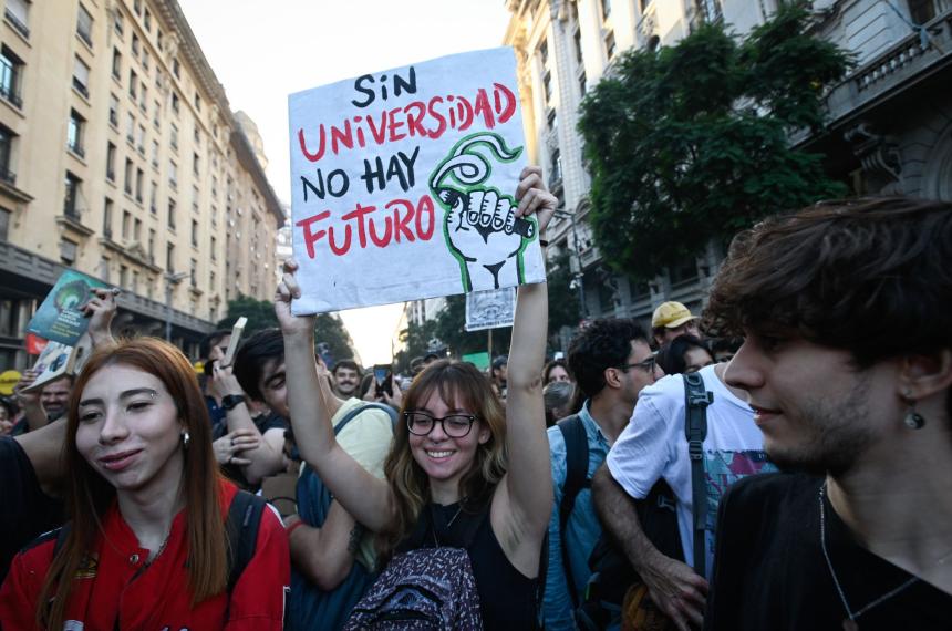 La comunidad universitaria debate la continuidad del plan de lucha contra las poliacuteticas de Milei