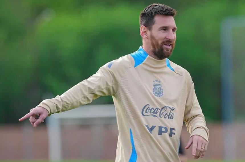 Messi vuelve a jugar en Argentina despueacutes de 333 diacuteas