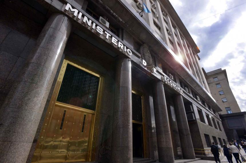 El Gobierno logroacute un superaacutevit fiscal de 466631 millones en septiembre