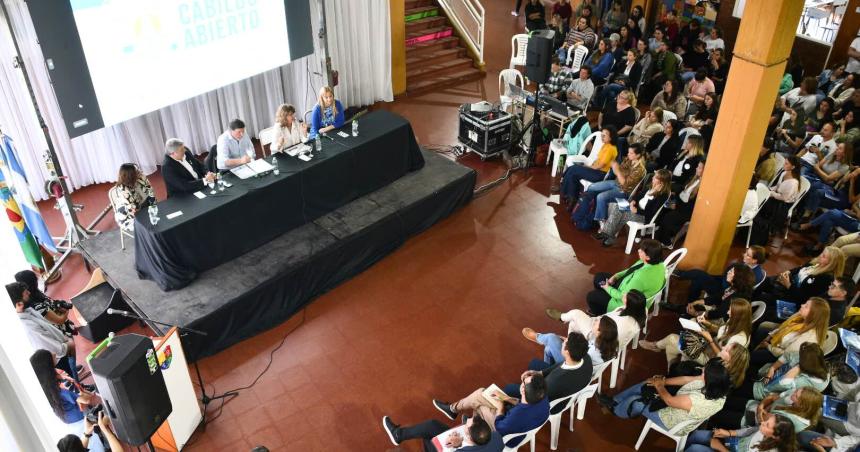 Un Cabildo Abierto educativo en cooperacioacuten entre La Pampa y Buenos Aires