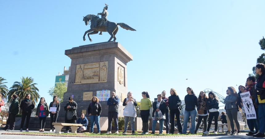 Autoconvocados realizaraacuten una movilizacioacuten frente a la UNLPam 