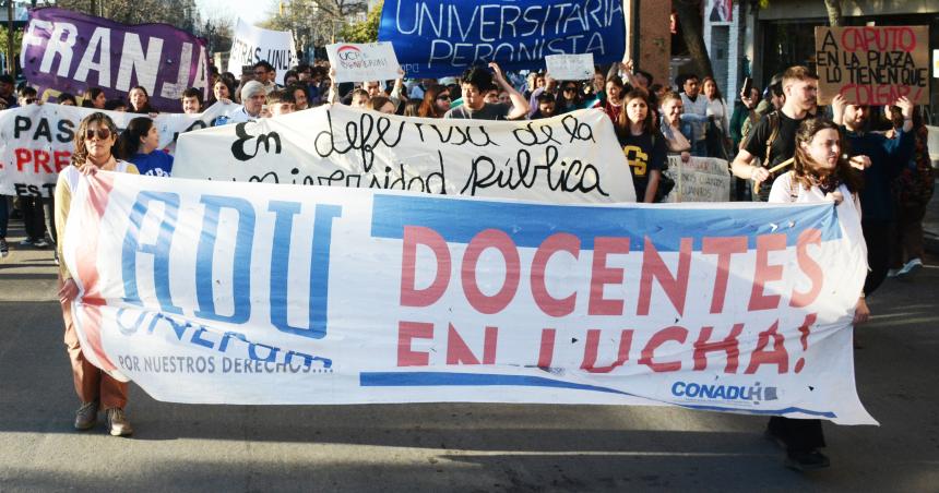 Gremios universitarios denunciaron la violencia de los operativos antitoma