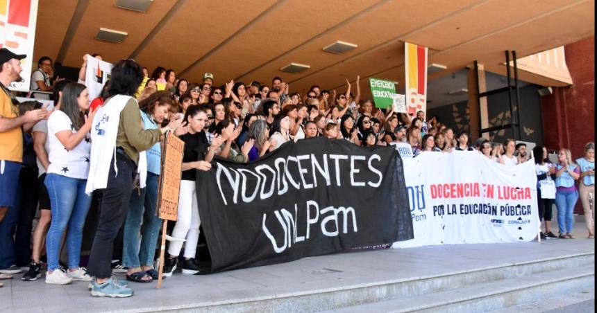 Se viene otra semana de paro docente asamblea estudiantil y la UNLPam bajo fuego