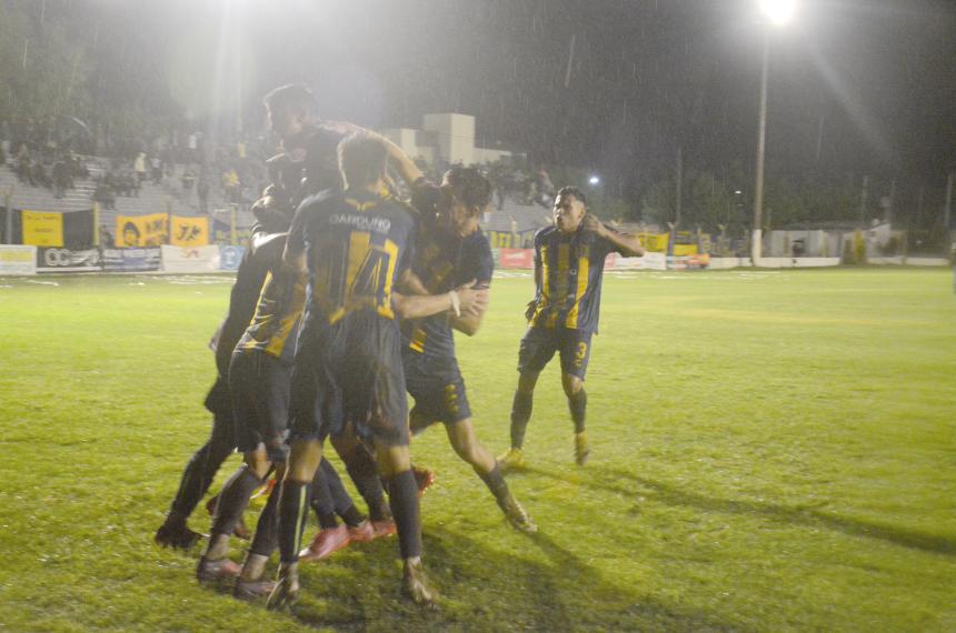 Histoacuterico- All Boys de Trenel  es el primer finalista del Torneo Provincial Joseacute Aragoneacutes