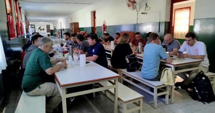 Inicioacute taller para docentes sobre mantenimiento de maacutequinas industriales