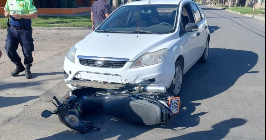 Choque entre auto y moto en el Butaloacute