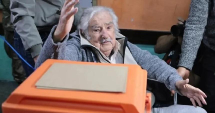 Elecciones en Uruguay- Pepe Mujica fue a votar y criticoacute al Gobierno de Milei