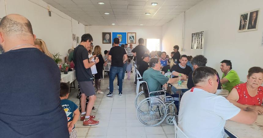 Gran eacutexito del Torneo de Truco y Torta Fritas en la Unidad Baacutesica Villa Parque