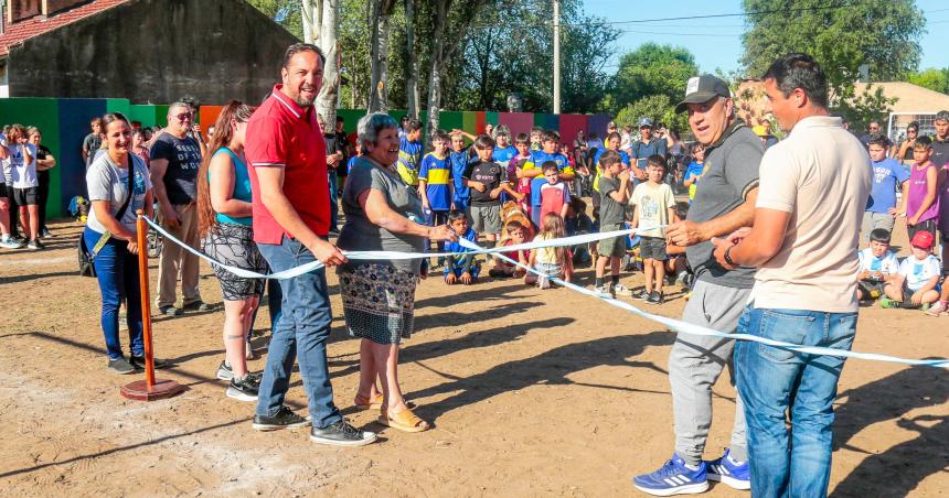 Maacutes plazas en los barrios- El municipio culminoacute obra de puesta en valor en espacio verde de Villa Elisa