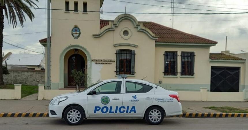 Grave incidente en Catriloacute- tres hermanos agredieron a personal policial y social