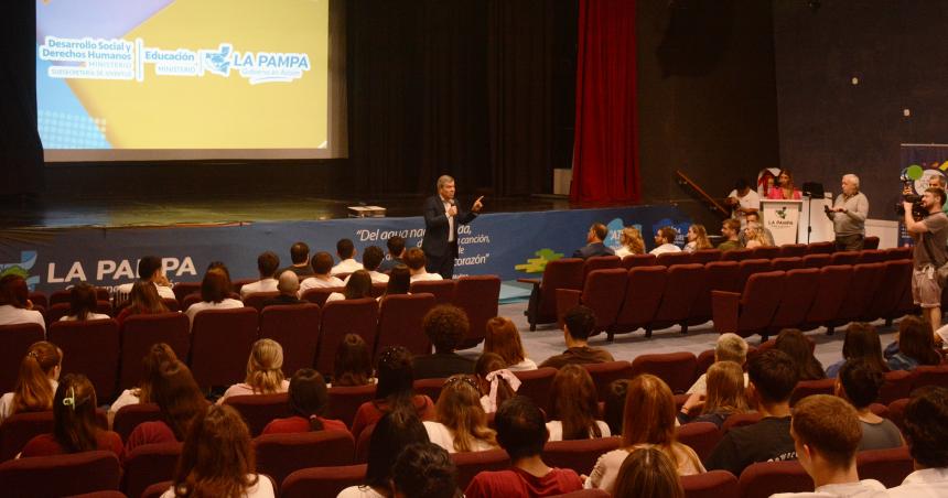 Estudiantes secundarios de toda la provincia participan del Aprender a Gobernar