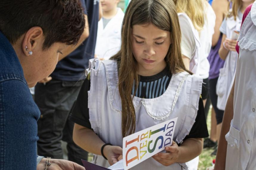 Otra vez exponen sobre ESI y ofertas educativas