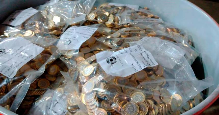 El BCRA remataraacute 1500 tambores repletos de monedas que solo valen por el precio del metal