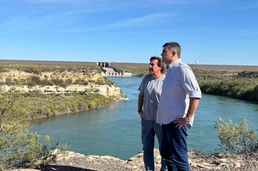 Bensusaacuten recorre localidades pampeanas a la vera del Riacuteo Colorado