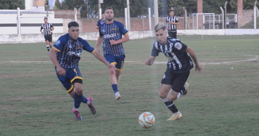 Atleacutetico Santa Rosa goleoacute en el claacutesico y tambieacuten se prende