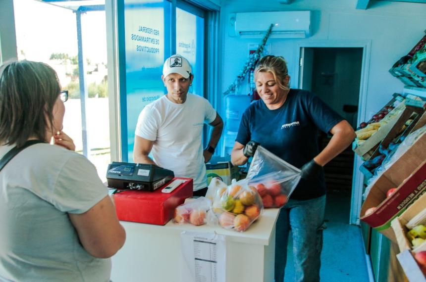 Este martes abre el Moacutedulo Despensa del Barrio Esperanza con grandes ofertas