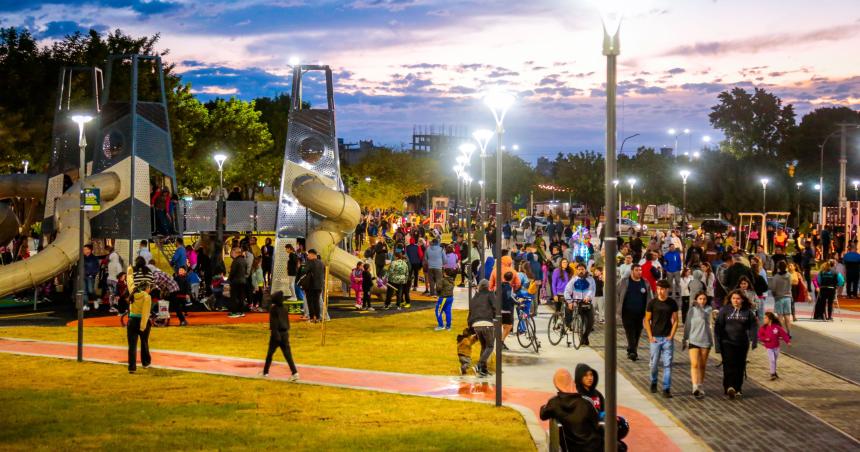 Luego de la postergacioacuten se hace la inauguracioacuten oficial del Parque Lineal