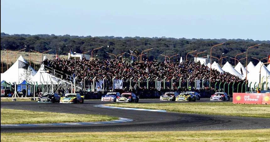 Un homenaje del TC en la ruta 9