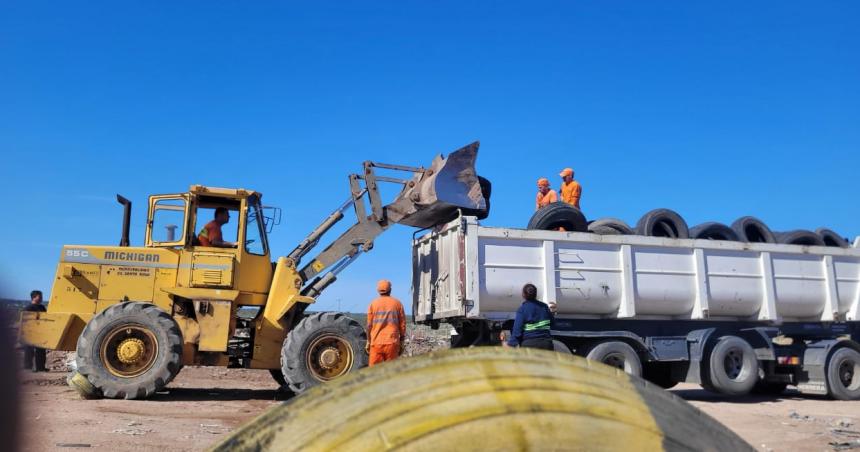 Santa Rosa impulsa la economiacutea circular con enviacuteo de 20 mil kilos de neumaacuteticos para su reutilizacioacuten