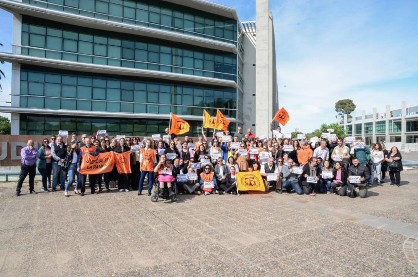 Tres diacuteas de asambleas en la justicia para la semana proacutexima