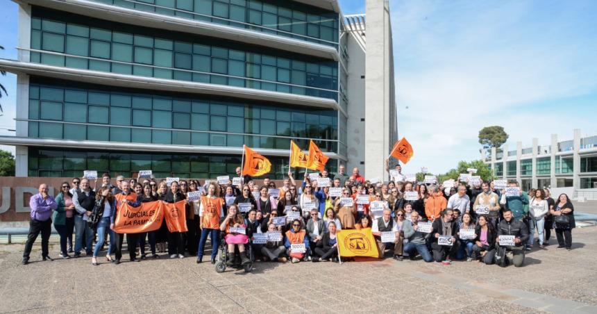 Tres diacuteas de asambleas en la justicia para la semana proacutexima