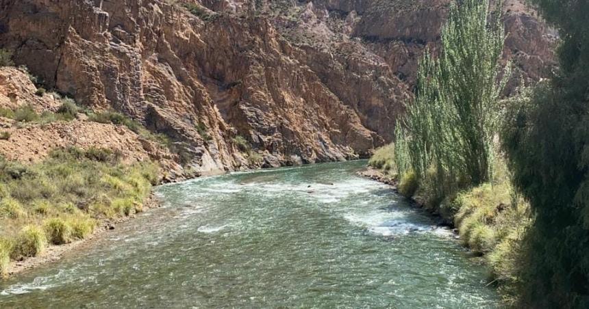 El rio Atuel tiene un caudal en Mendoza un 20-en-porciento- por arriba de la media histoacuterica