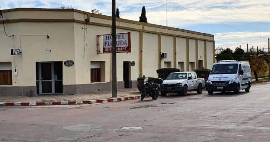 Ingresoacute a un hotel de Toay y le roboacute a dos hueacutespedes mientras dormiacutean