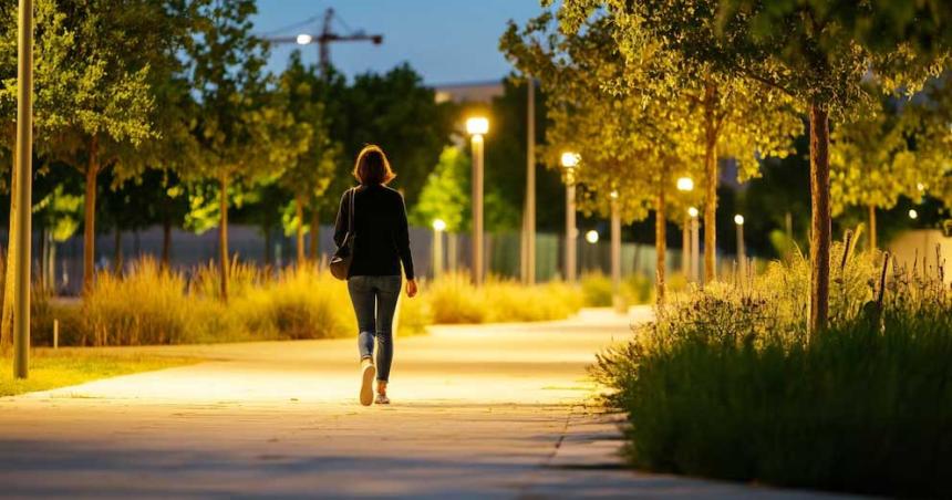 iquestPor queacute una breve caminata despueacutes de cenar mejora la salud 