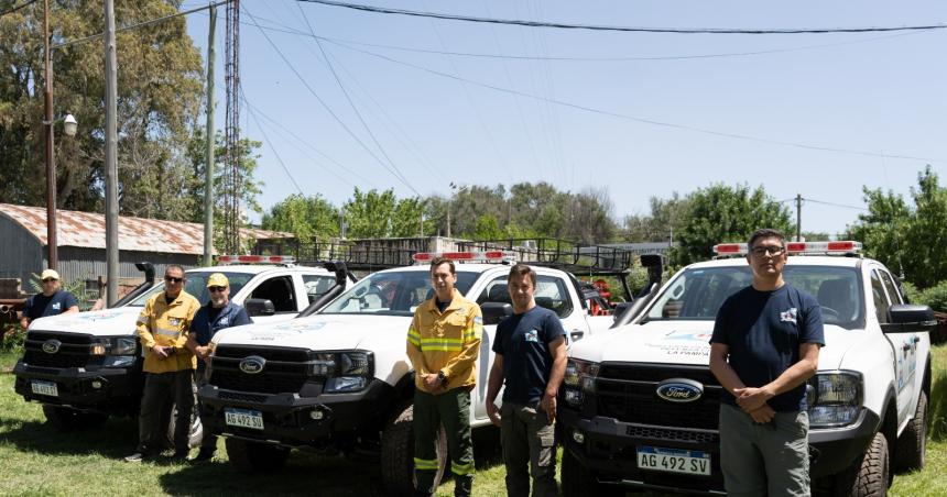 Defensa Civil sumoacute nuevas pick up equipadas para la temporada de incendios