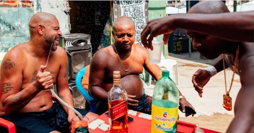 Desgarradora carta- Adriano reconocioacute que es alcohoacutelico y contoacute por queacute vive en una favela