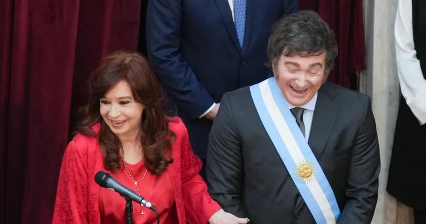 El Gobierno dio de baja la jubilacioacuten de privilegio y la pensioacuten de Neacutestor a Cristina