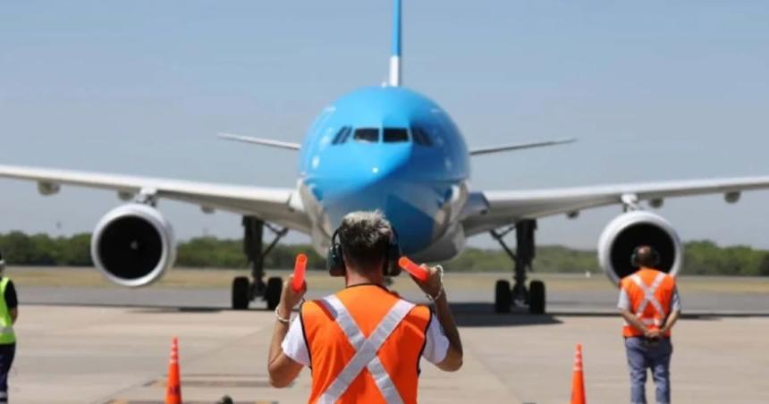 Aeroliacuteneas Argentinas cerroacute el conflicto con los gremios 