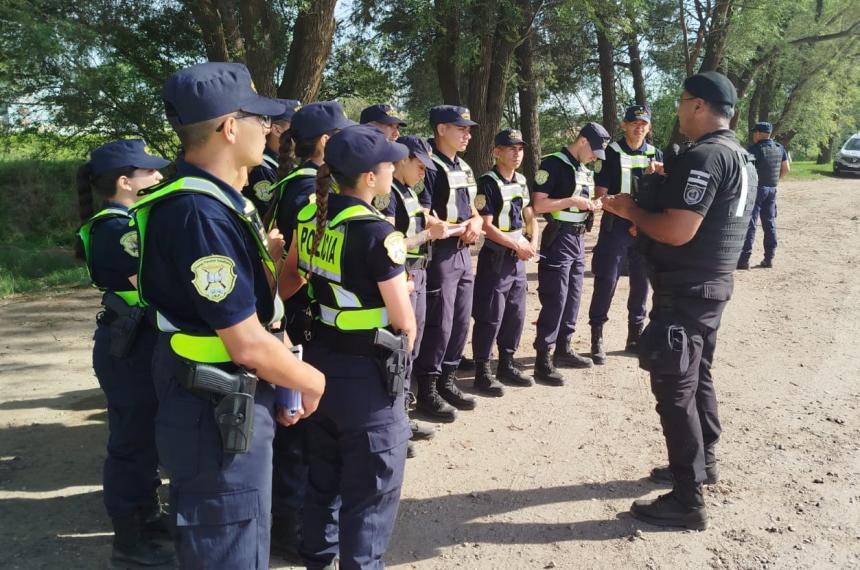 Aspirantes a agentes de la Policiacutea realizaron praacutecticas en el terreno