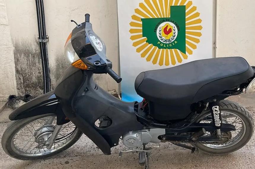 Recuperan una moto robada en Realicoacute- un detenido