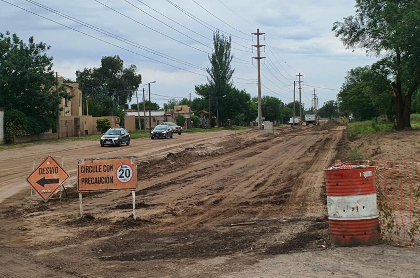 Avanzan los trabajos para pavimentar la calle Juana Azurduy