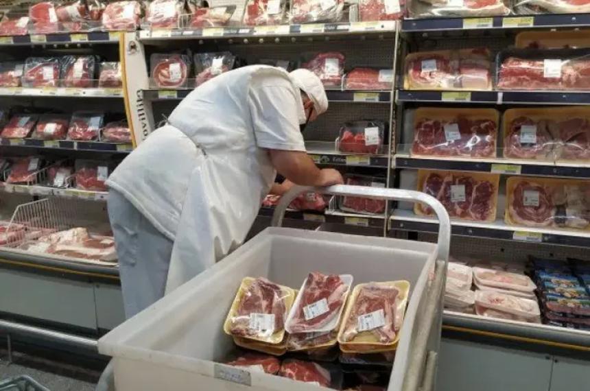 El consumo de carne vacuna cayoacute a su nivel maacutes bajo en 28 antildeos