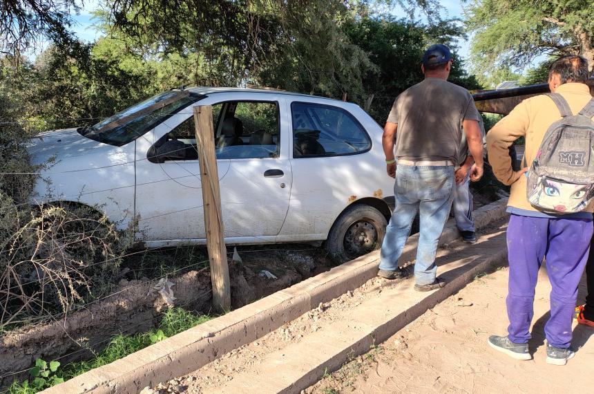 Agarroacute una piedra rompioacute la direccioacuten y quedoacute a centiacutemetros de una planta