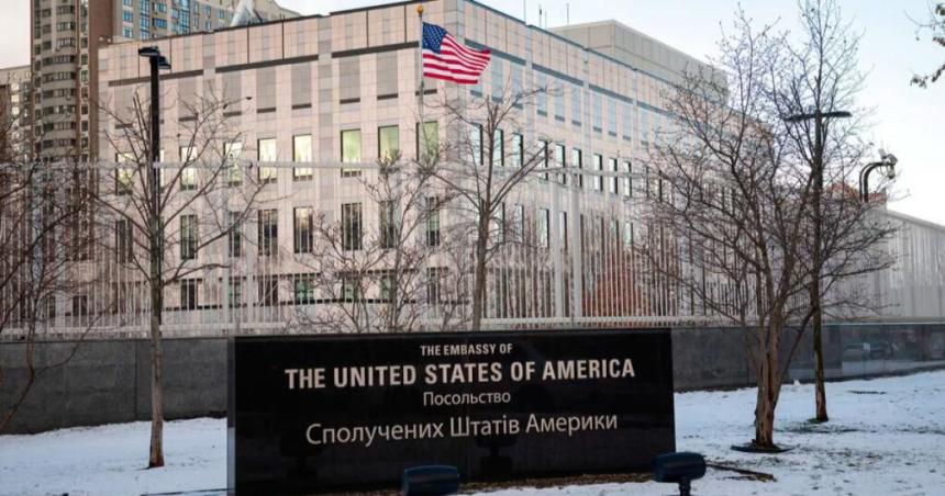 Estados Unidos cierra su embajada en Kiev y advierte sobre un ataque aeacutereo significativo de Rusia