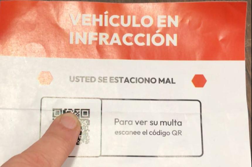 Alertan por estafa- colocan stickers de multas truchas para robar datos