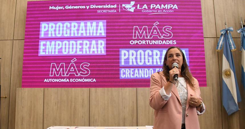 Emotivo cierre de los Talleres de la Secretariacutea de la Mujer en Santa Rosa