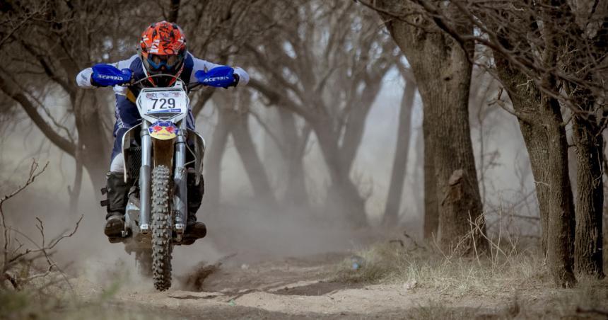 Suspenderiacutean competencia de motocross por reclamo de vecinos