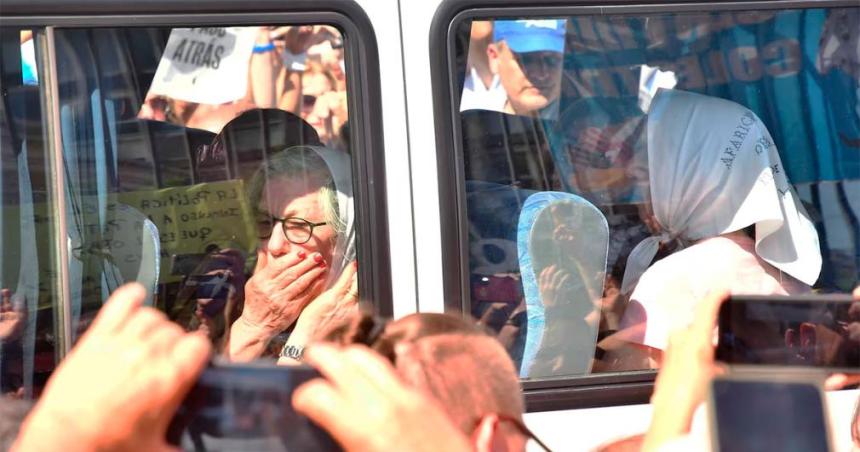 Las Madres de Plaza de Mayo publicaron un comunicado para defenderse de los dichos del vocero presidencial